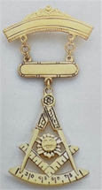 Past Master Swinger Jewel. 10K YG.  Two bars with Square , Compass , Quadrant  & Sun.